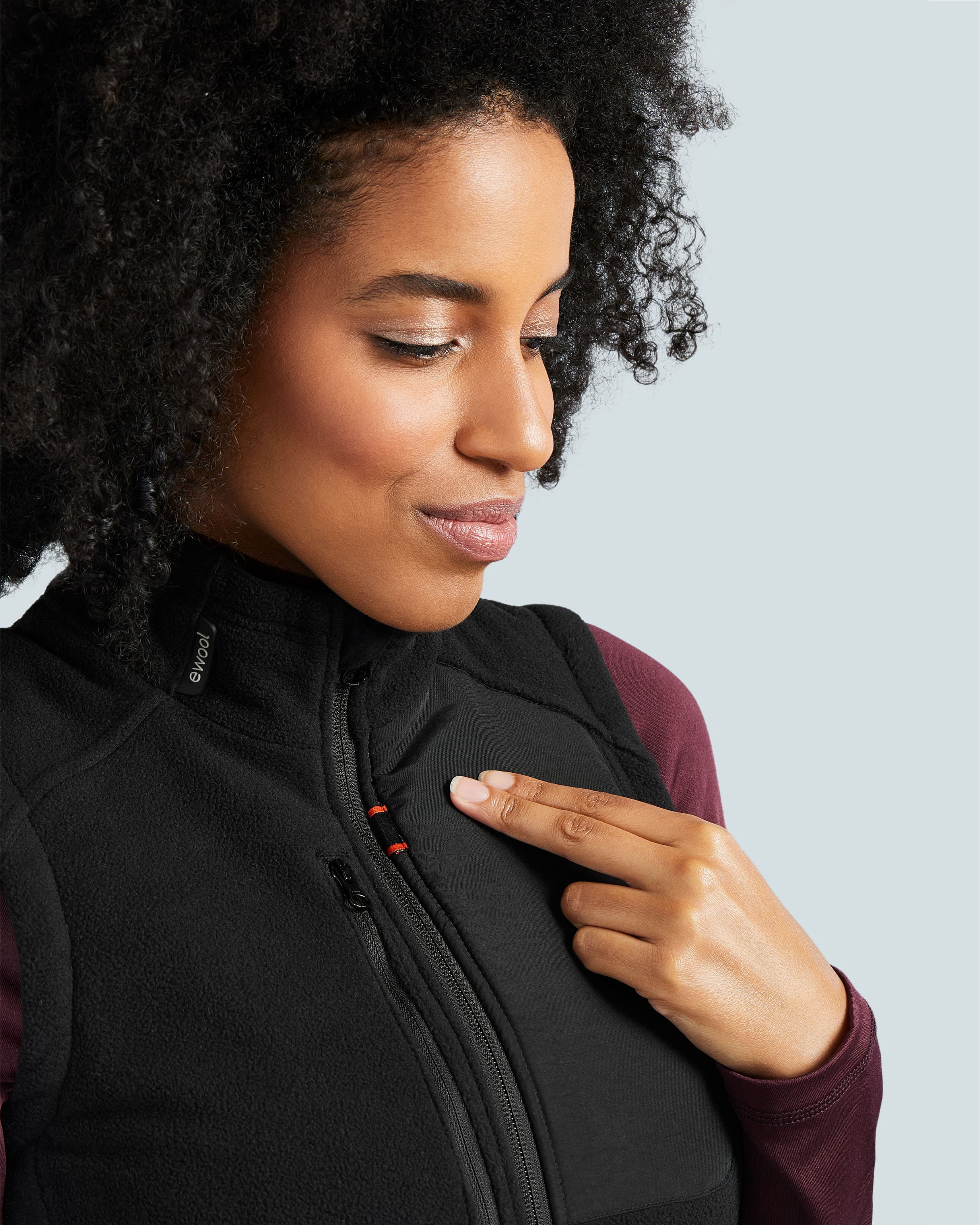 ewool-metro-vest-women-haptic-button